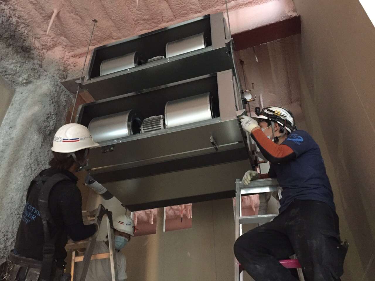 大型天井埋め込み型AC 吊り込み風景!